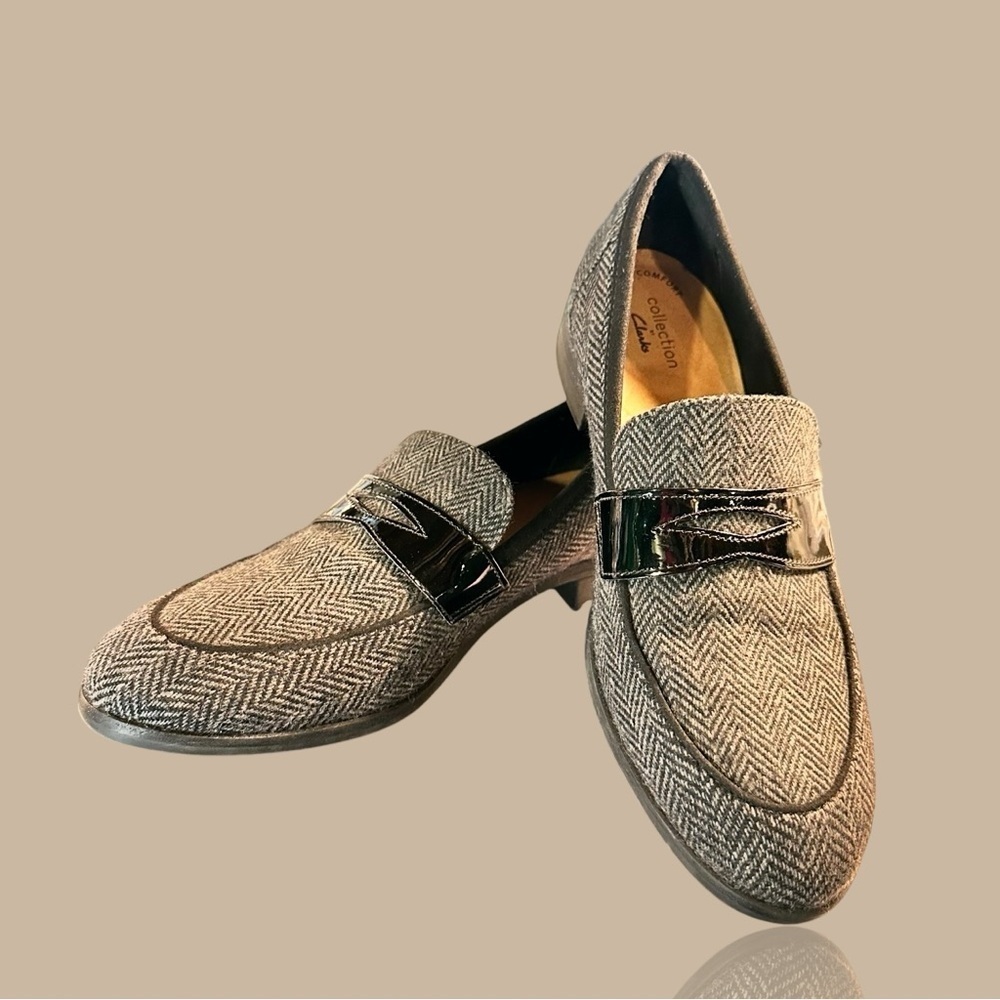 NWOT Clarks Collection ‘Trish Rose’ Women’s Loafers in Black Herringbone Size 9